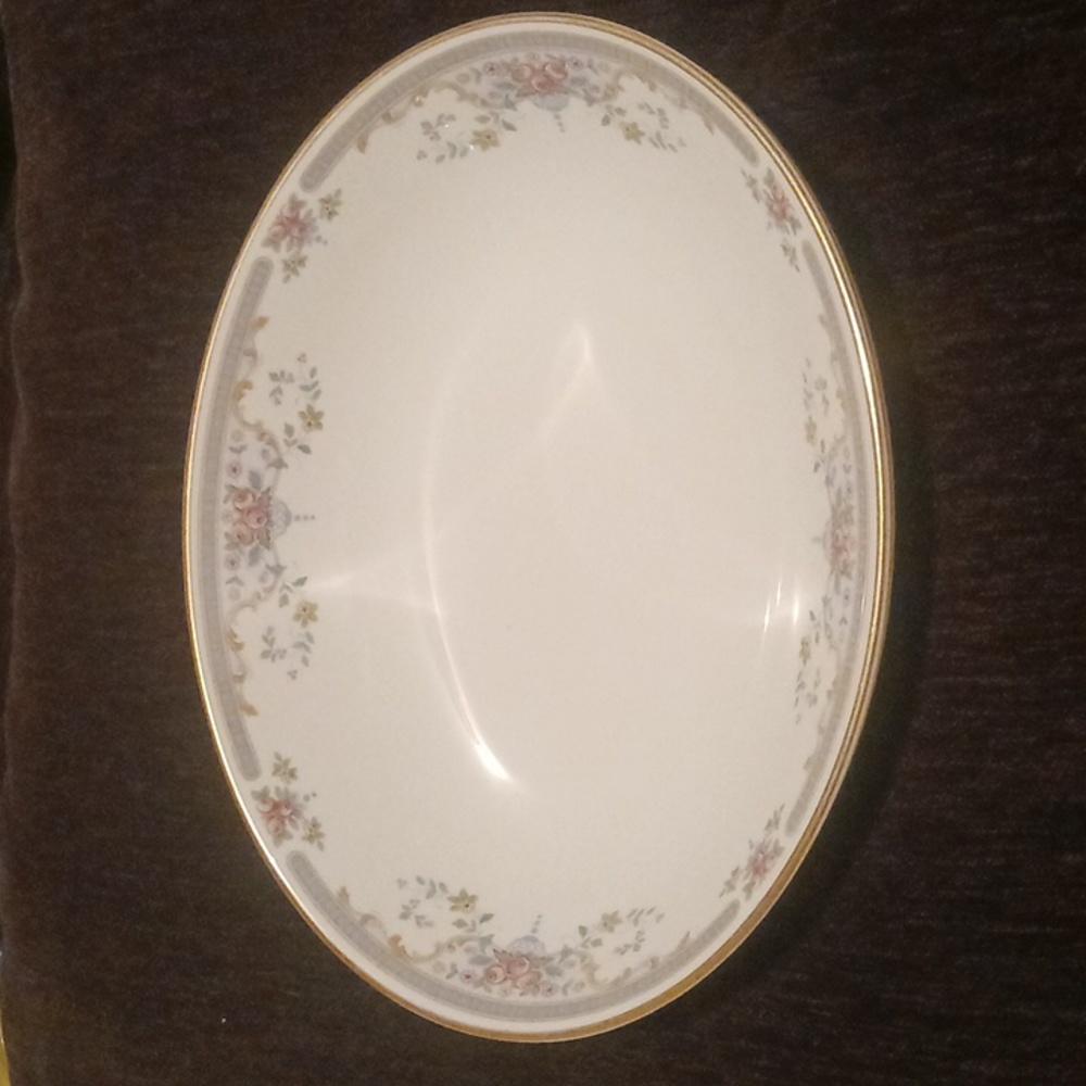 Oval Serving Bowl